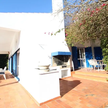 Flora Βίλα *